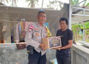 Jelang Hari Bhayangkara ke-80, Polres Lombok Barat Berbagi Sembako di Sekotong