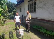 Bhabinkamtibmas Desa Barabali Dorong Warga Manfaatkan Pekarangan untuk Dukung Ketahanan Pangan