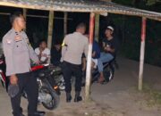 Tiga Anggota Polsek Montong Gading Laksanakan Patroli Blue Light Antisipasi 3c Dan Gangguan Kamtibmas