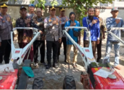Polres Lombok Timur Serahkan Tiga Traktor Roda Dua untuk Kelompok Tani, Perkuat Ketahanan Pangan Nasional