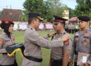 Kapolres Bima Kota Sematkan Pangkat Baru kepada Sejumlah Personel, Tegaskan Amanah Lebih Besar
