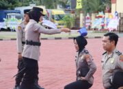 Kapolres Sumbawa Pimpin Upacara Korps Raport Kenaikan Pangkat 78 Personel Polri