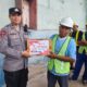 Polsek Kawasan Pelabuhan Lembar Beri Paket Sembako bagi Warga Miskin