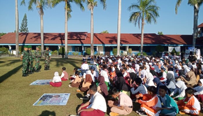 Babinsa Koramil 1606-05 Bangun Karakter Siswa Melalui MPLS Inspiratif