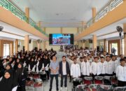 Beri Edukasi Santri Baru Dea Malela, Kasat Resnarkoba Polres Sumbawa Serukan “Pergaulan Sehat Tanpa Narkoba”