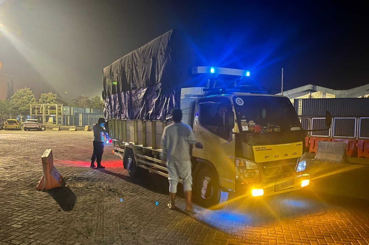 Upaya Jaga Kondusivitas Lombok Barat, Aparat Perketat Pemeriksaan Kendaraan Logistik di Pelabuhan Lembar