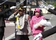 Penuh Haru dan Khidmat, Polres Sumbawa Barat Gelar Tradisi Pedang Pora Pelepasan AKBP Zulkarnain, S.I.K.