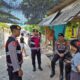 Sentuhan Kasih Polres Lombok Barat, Sat Samapta Bagikan Sembako kepada Warga Kurang Mampu