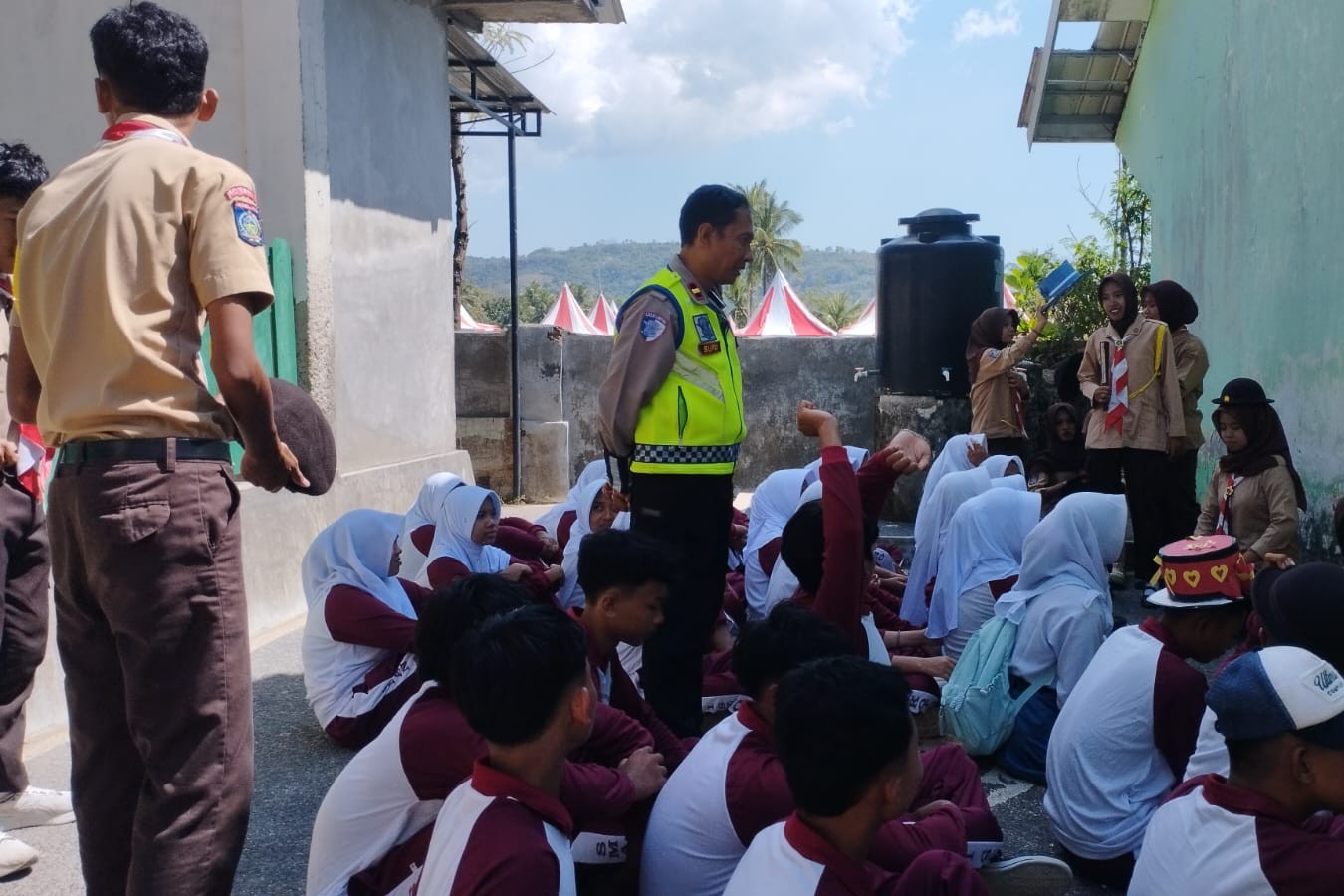 Gandeng Pelajar SMAN 1 Sekotong, Satlantas Polres Lombok Barat Perkuat Edukasi Kamseltibcar Lantas Sejak Dini