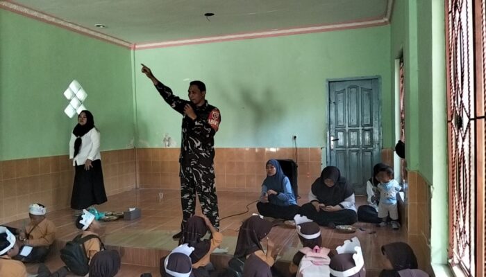 Babinsa Langko Ajak Siswa Kenali Pancasila dan Tolak Bullying