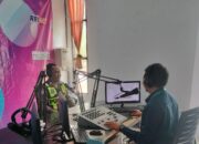 Dialog di Studio RRI Bima,’ Unit Kamsel Satlantas Polres Bima Kabupaten Himbau Masyarakat Tertib Berlalulintas