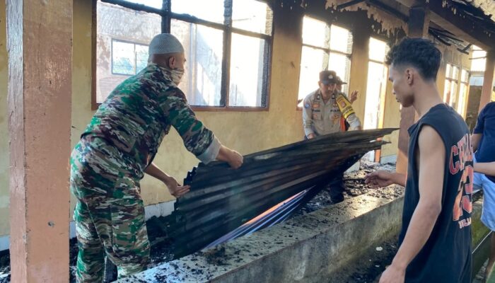 Kebakaran MTs Nujumul Huda, Babinsa Bantu Evakuasi Pascakebakaran
