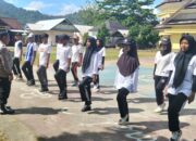 Matangkan Persiapan HUT RI ke-81, Personel Polsek Brang Rea Gelar Pelatihan Paskibra di Kantor Camat