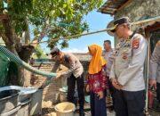 Kapolres Bima Kota Tindak Lanjuti Aspirasi Masyarakat, Distribusikan Air Bersih ke Lingkungan Sarata