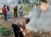 Polres Bima Kota Laksanakan Program Indonesia Asri, Gotong Royong Bersihkan Tempat Pemakaman Umum di Kelurahan Ule