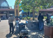 Polsek Kopang Gelar Patroli Dialogis di Pasar Jelojok, Ajak Warga Tingkatkan Kewaspadaan