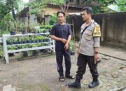 Dukung Ketahanan Pangan, Polsek Labuapi Dampingi Warga Lombok Barat Manfaatkan Pekarangan Kosong