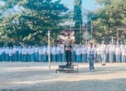 Jadi Irup Bendera di SMAN I Madapangga Bhabinkamtibmas Polsek Madapangga: Jauhi Narkoba dan Tidak Terlibat Tawuran