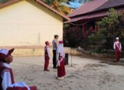 Kanit Binmas Polsek Wawo Jadi Pembina Upacara di SDN Kawae, Berikan Edukasi kepada Siswa