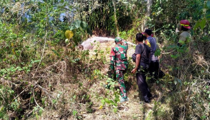Lahan Wakaf Terbakar, TNI-Polri, Damkar dan Warga Bergerak Cepat