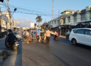 Bhabinkamtibmas Desa Pandan Duri Laksanakan Rawan Pagi, Antisipasi Kemacetan dan Kecelakaan Lalu Lintas