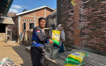 Polres Dompu Salurkan 2 Ton Beras SPHP Melalui Gerakan Pasar Murah di Kecamatan Pajo