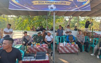 Kawal Ketat Laga Puncak Open Turnamen Kades Cup II, Polsek Lape Pastikan Final Sepak Bola di Pungkit Berjalan Aman